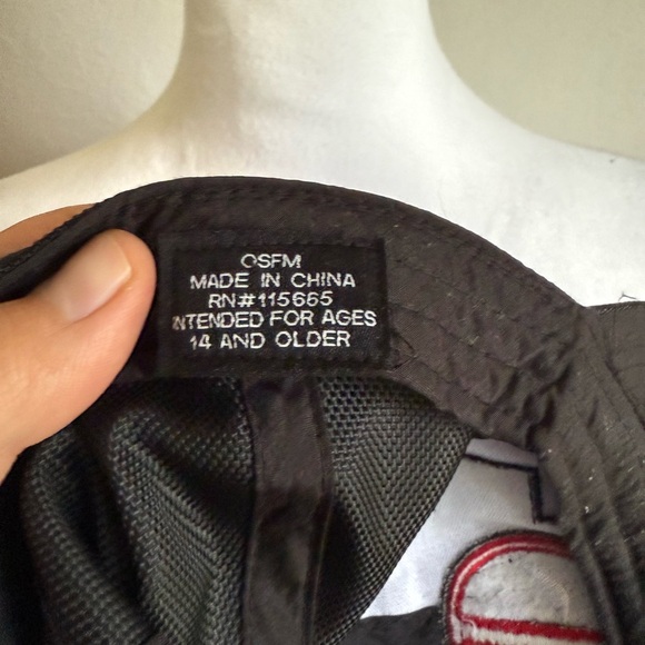 Unisex BioWorld OSFM Marvel Deadpool Red/Black SnapBack Hat - Picture 4 of 5